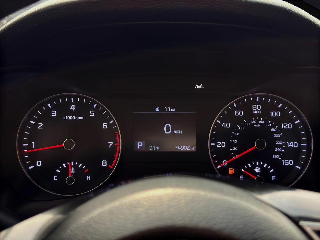 Vehicle image 16 of 28