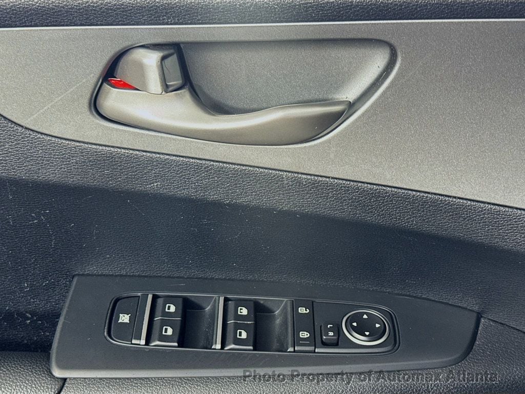 Vehicle image 28 of 35