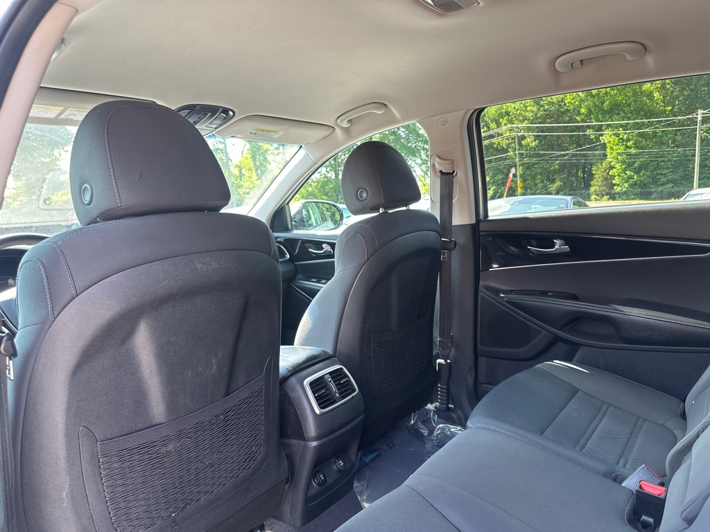 Vehicle image 16 of 39