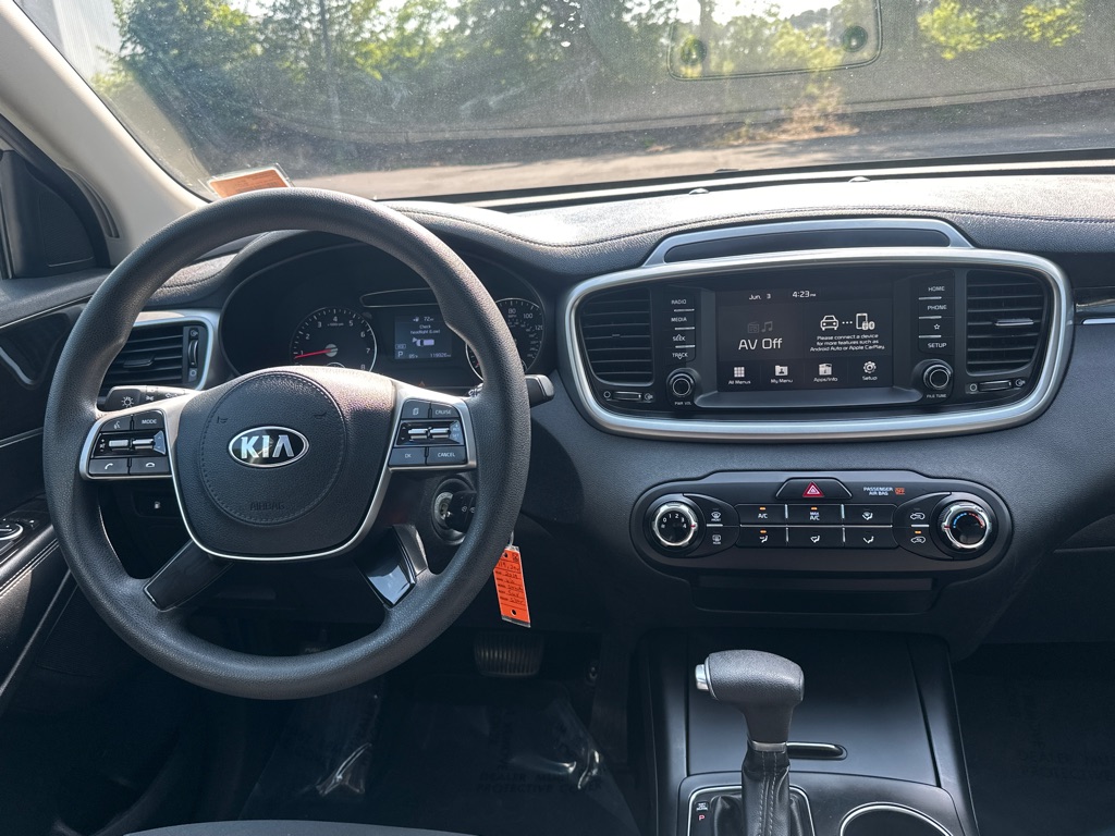 Vehicle image 33 of 39