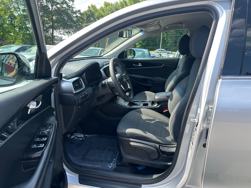 Vehicle image 11 of 39