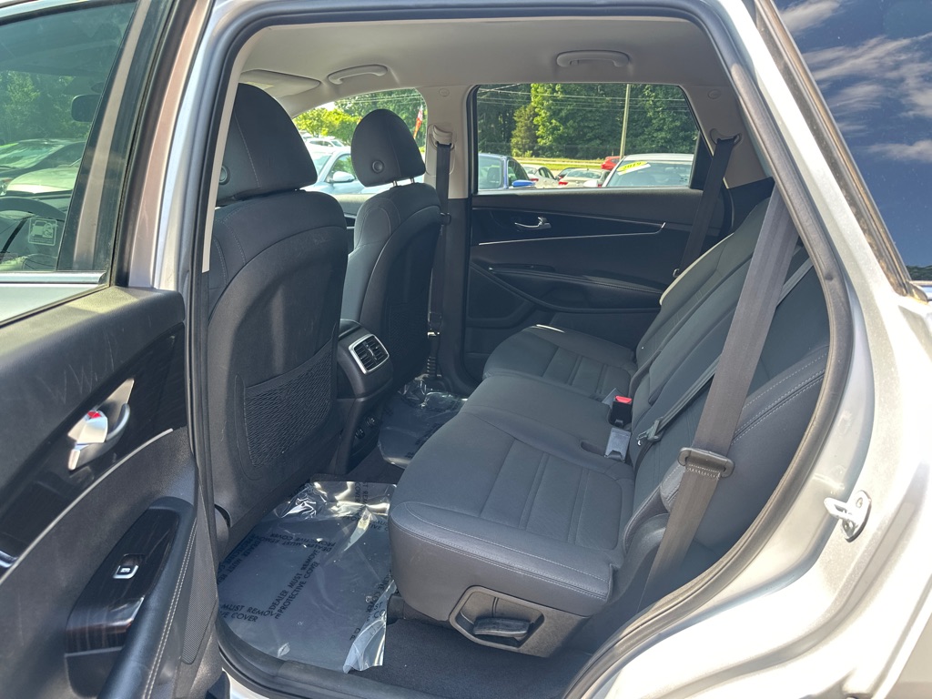 Vehicle image 14 of 39