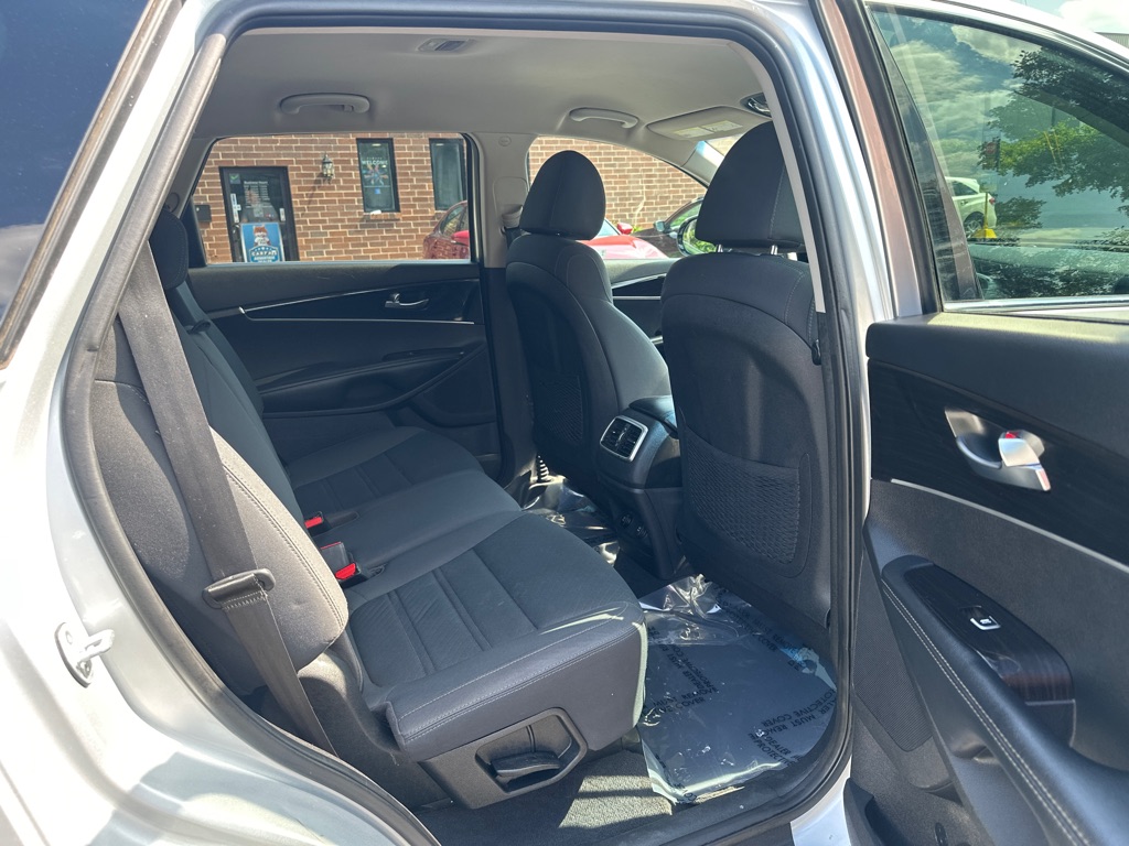 Vehicle image 18 of 39