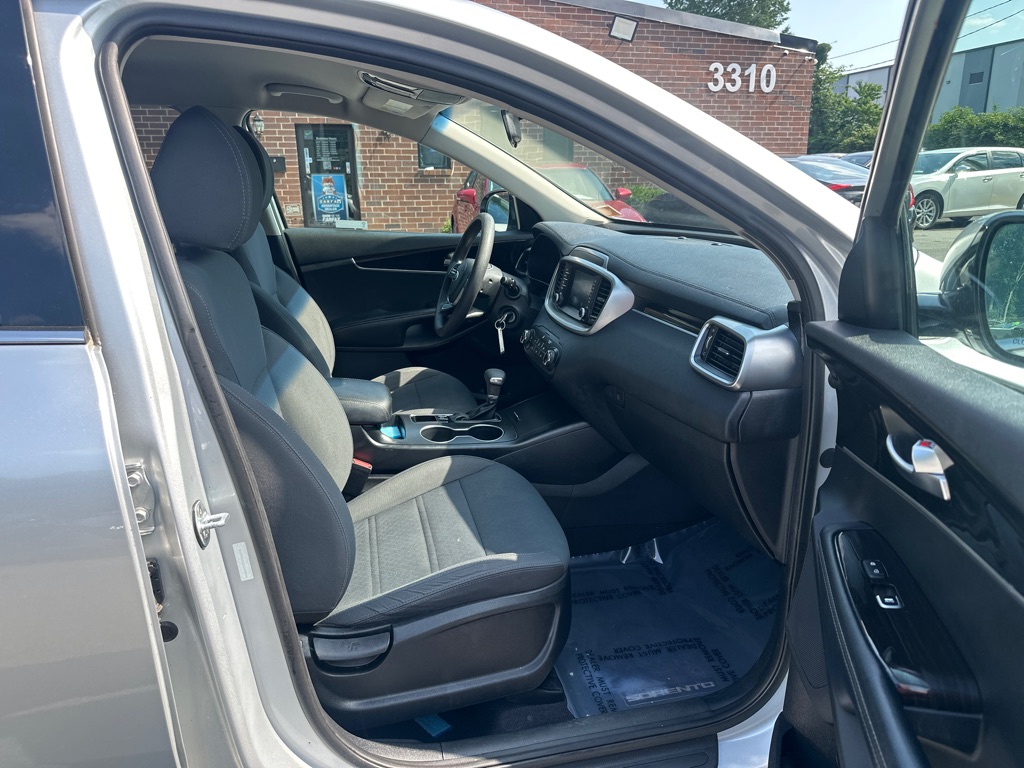 Vehicle image 21 of 39