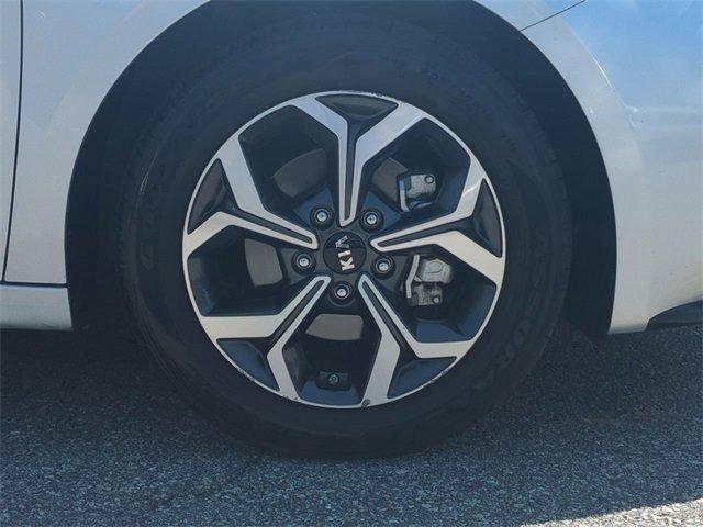 Vehicle image 13 of 32