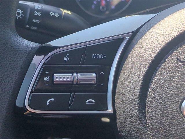 Vehicle image 24 of 32
