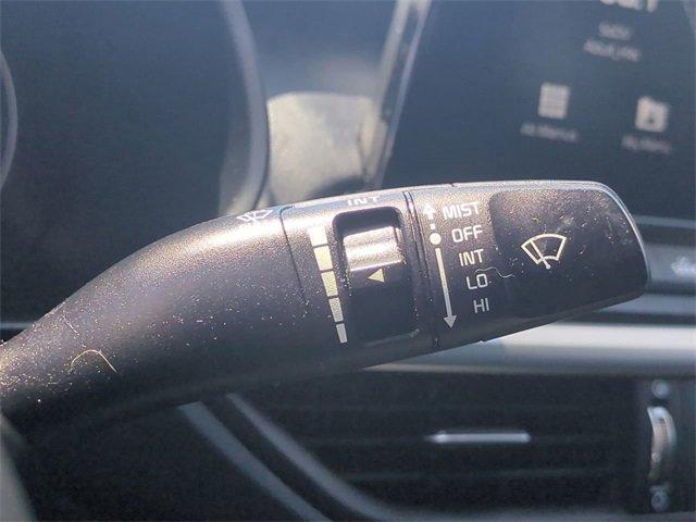 Vehicle image 27 of 32