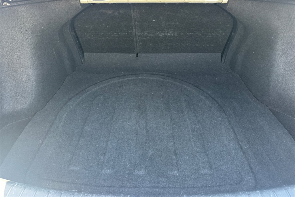 Vehicle image 18 of 38