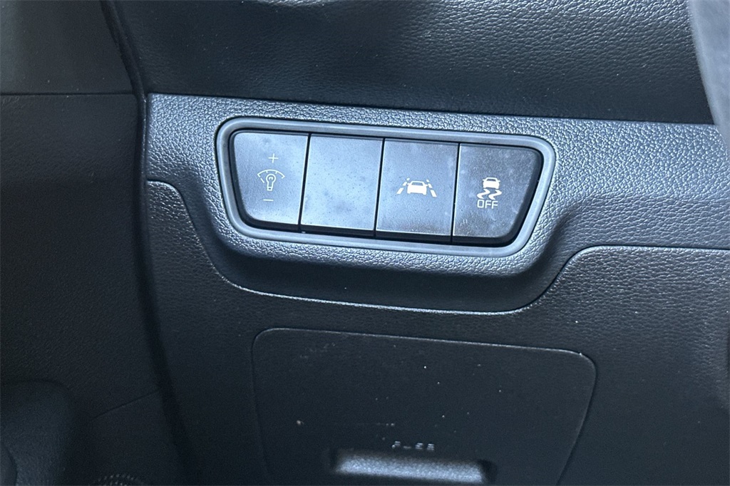 Vehicle image 34 of 38