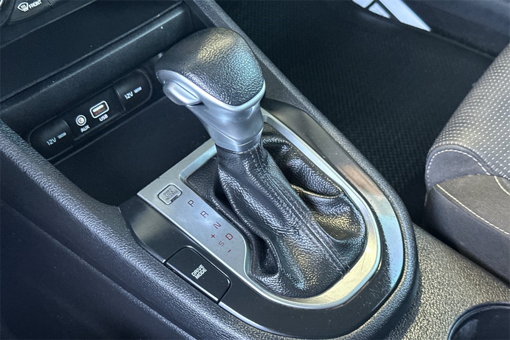 Vehicle image 28 of 38
