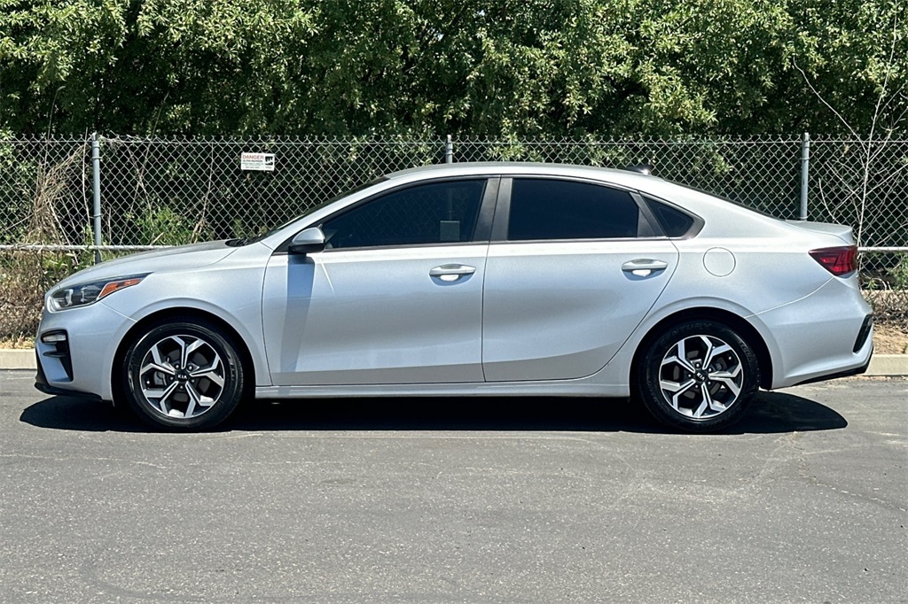 Vehicle image 9 of 38