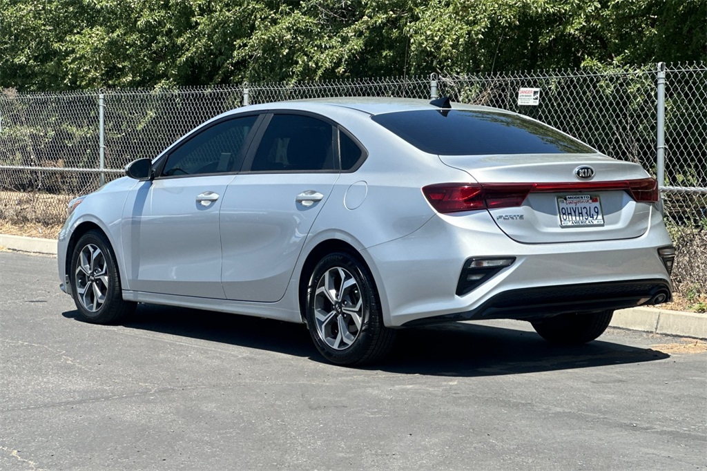 Vehicle image 8 of 38