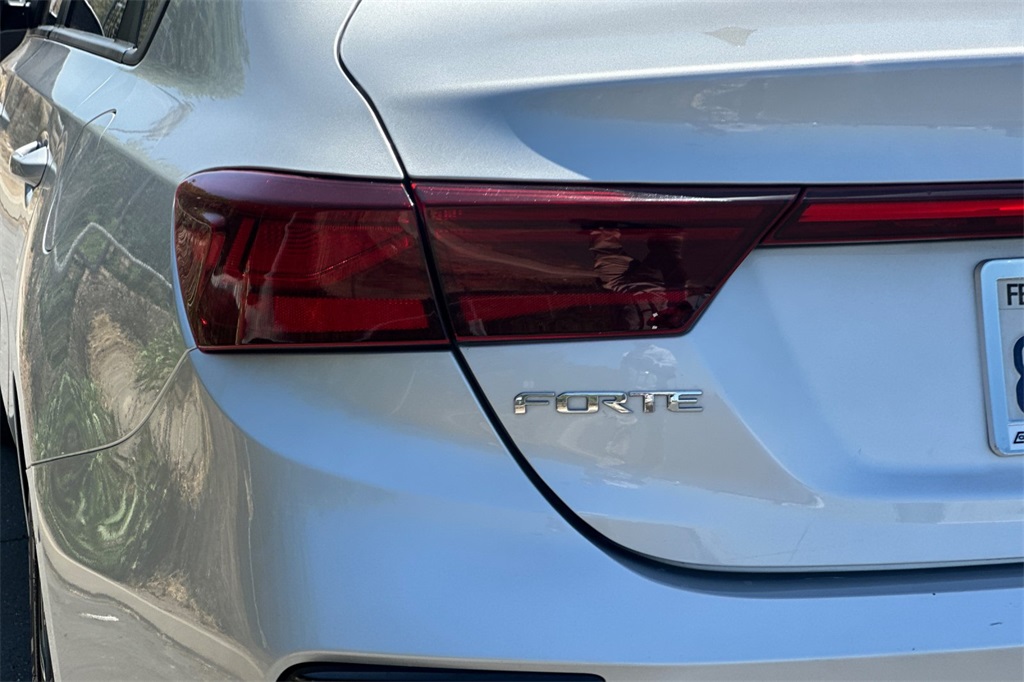 Vehicle image 36 of 38