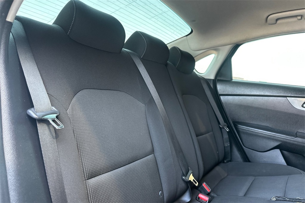 Vehicle image 19 of 38