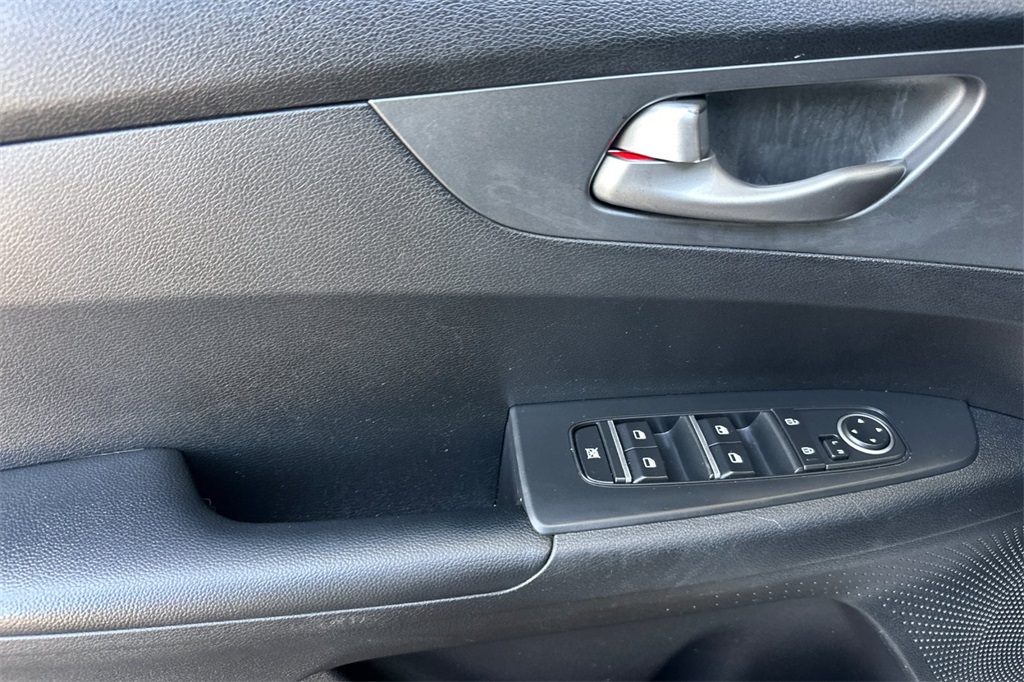 Vehicle image 11 of 38