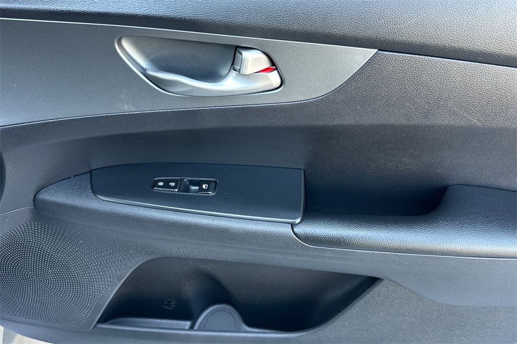 Vehicle image 22 of 38