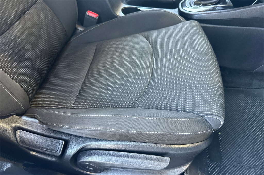 Vehicle image 23 of 38