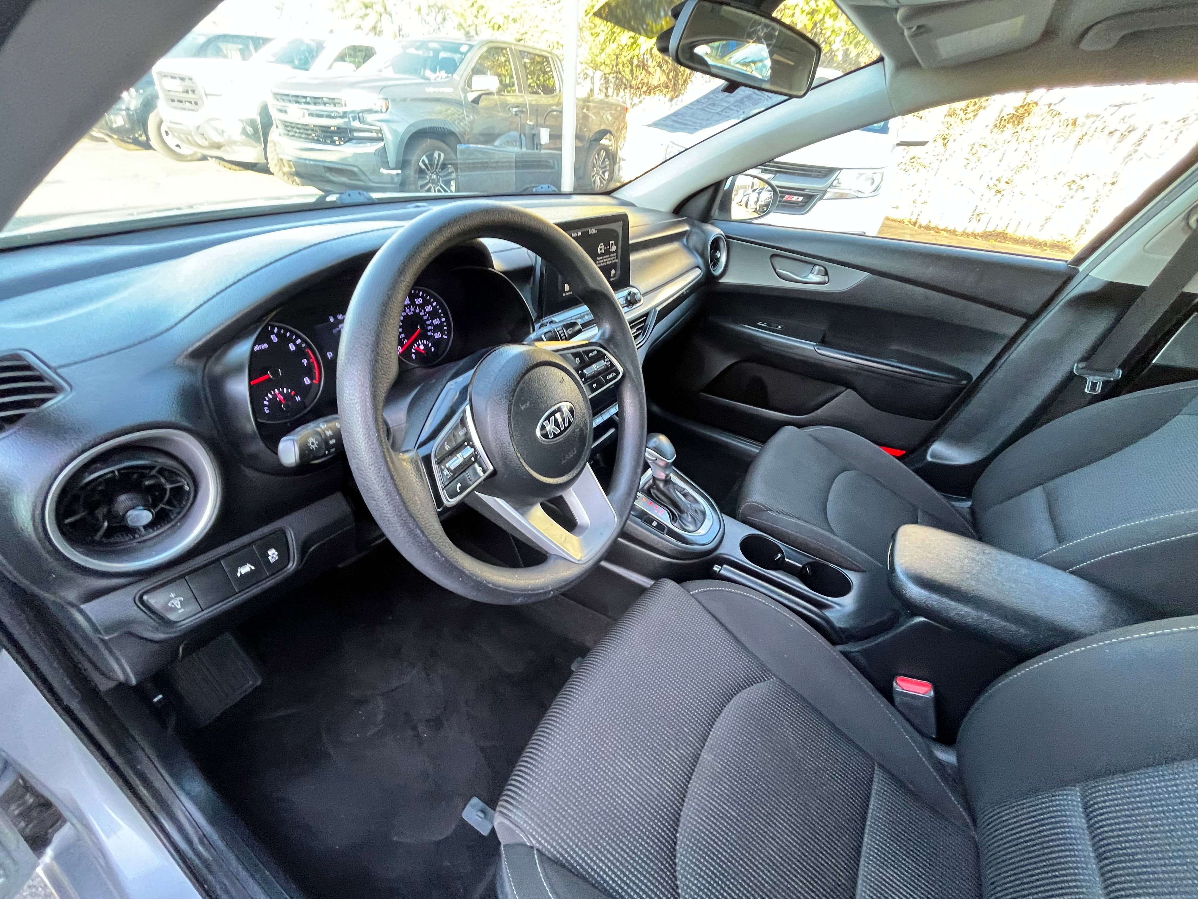 Vehicle image 33 of 63