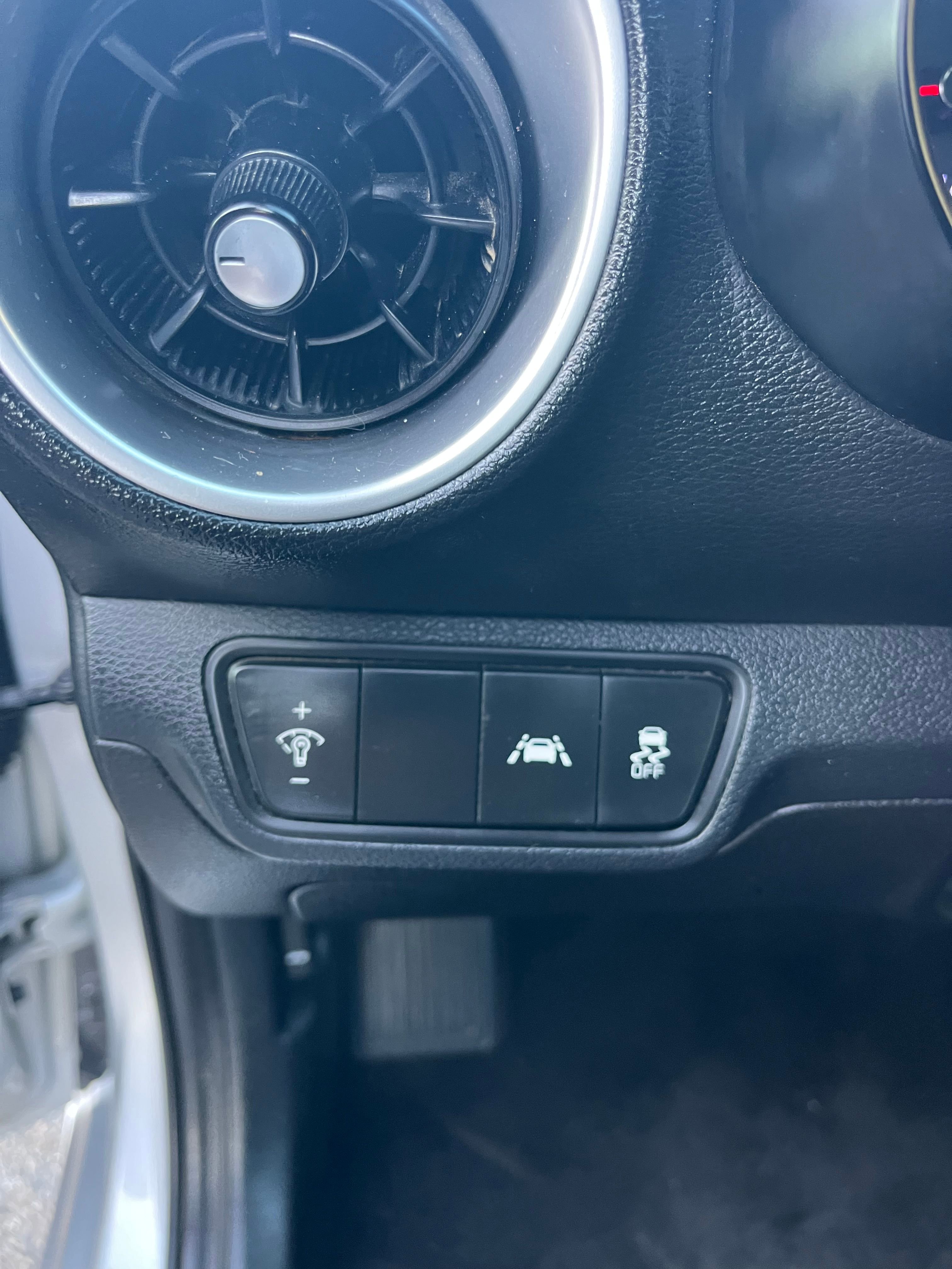Vehicle image 31 of 63