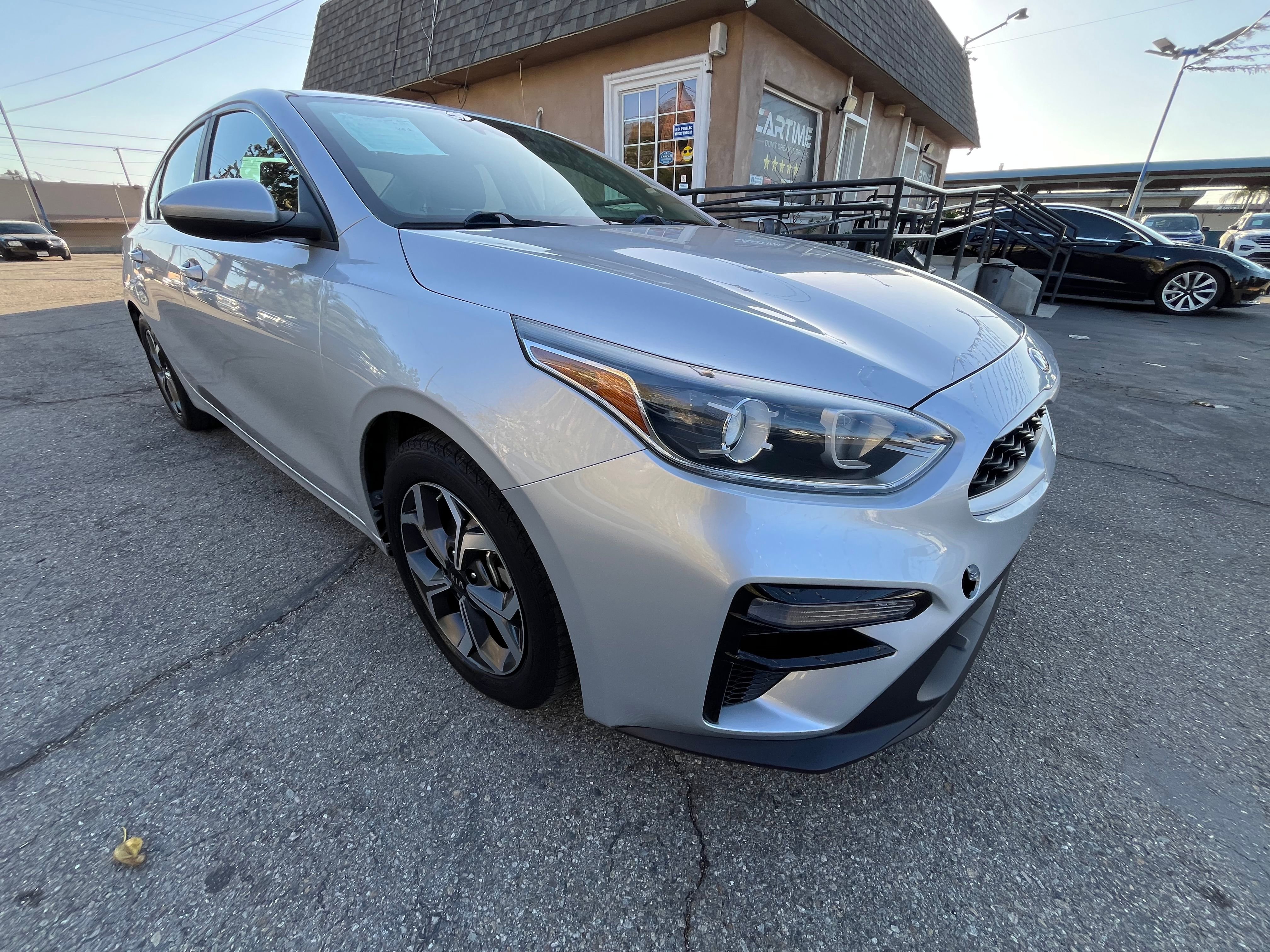 Vehicle image 9 of 63