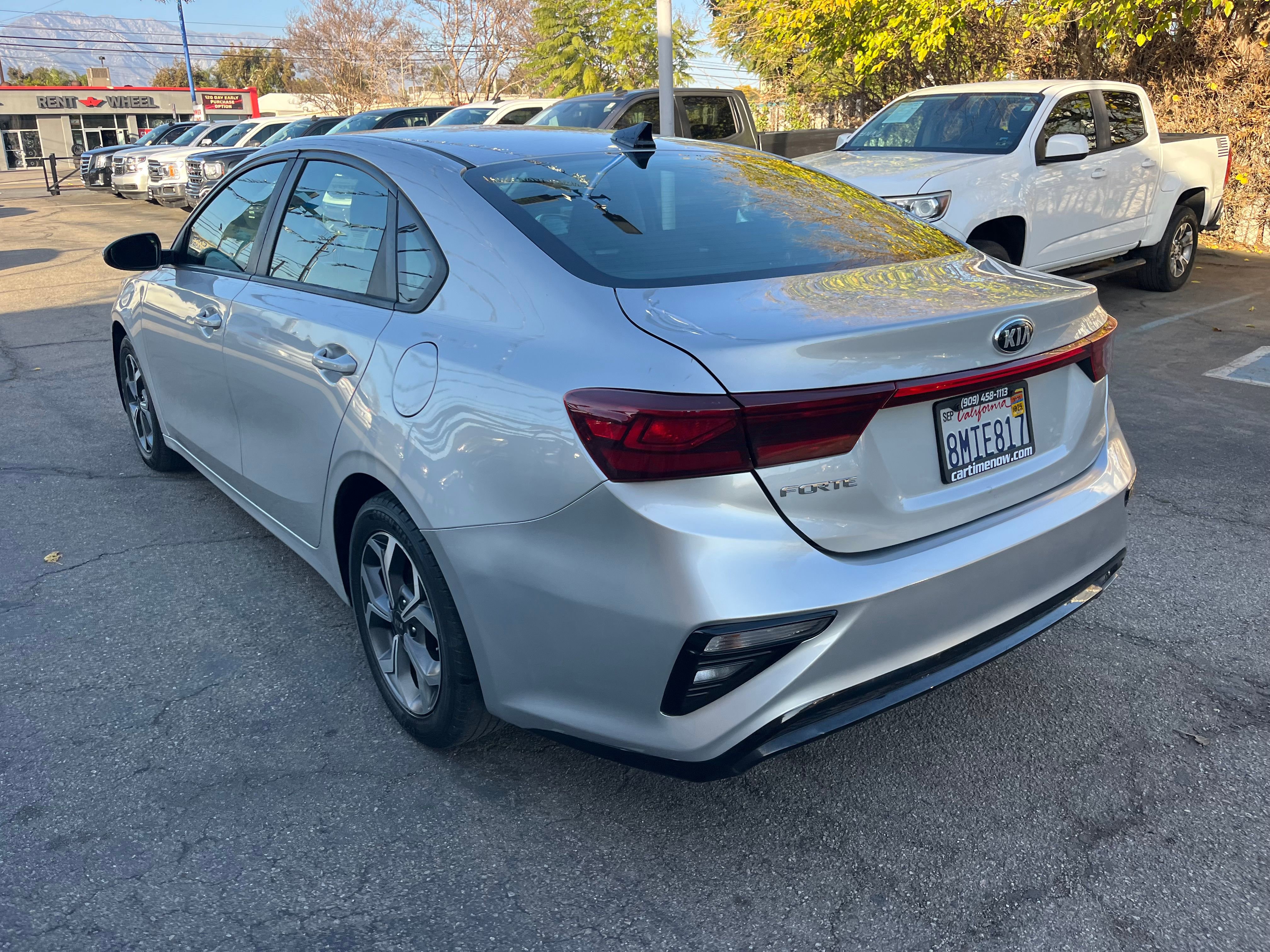 Vehicle image 21 of 63