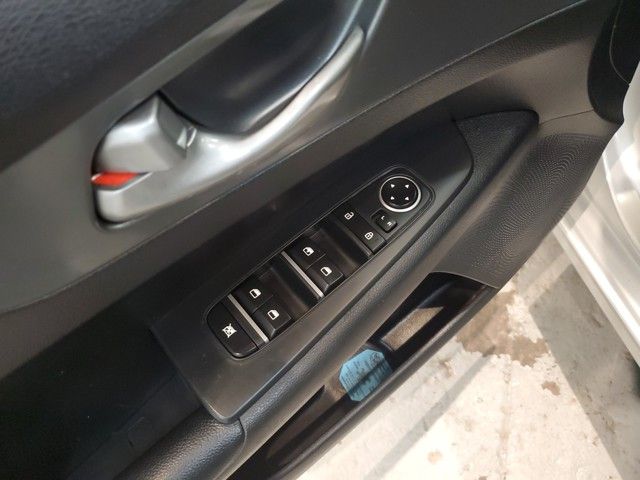 Vehicle image 11 of 31
