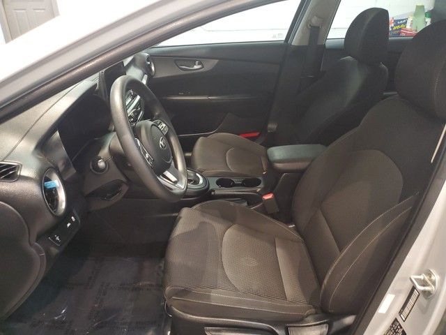 Vehicle image 9 of 31