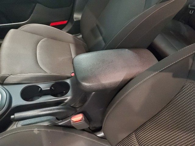 Vehicle image 26 of 31