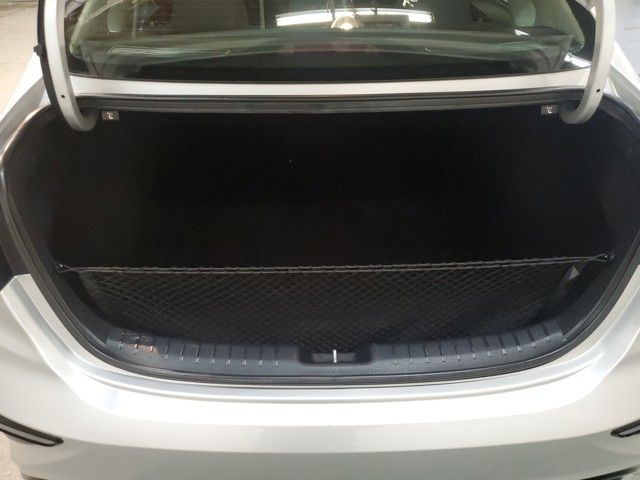 Vehicle image 23 of 31