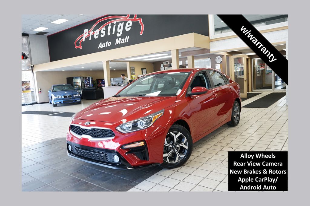 2019 Kia Forte LXS Image 2 of 45