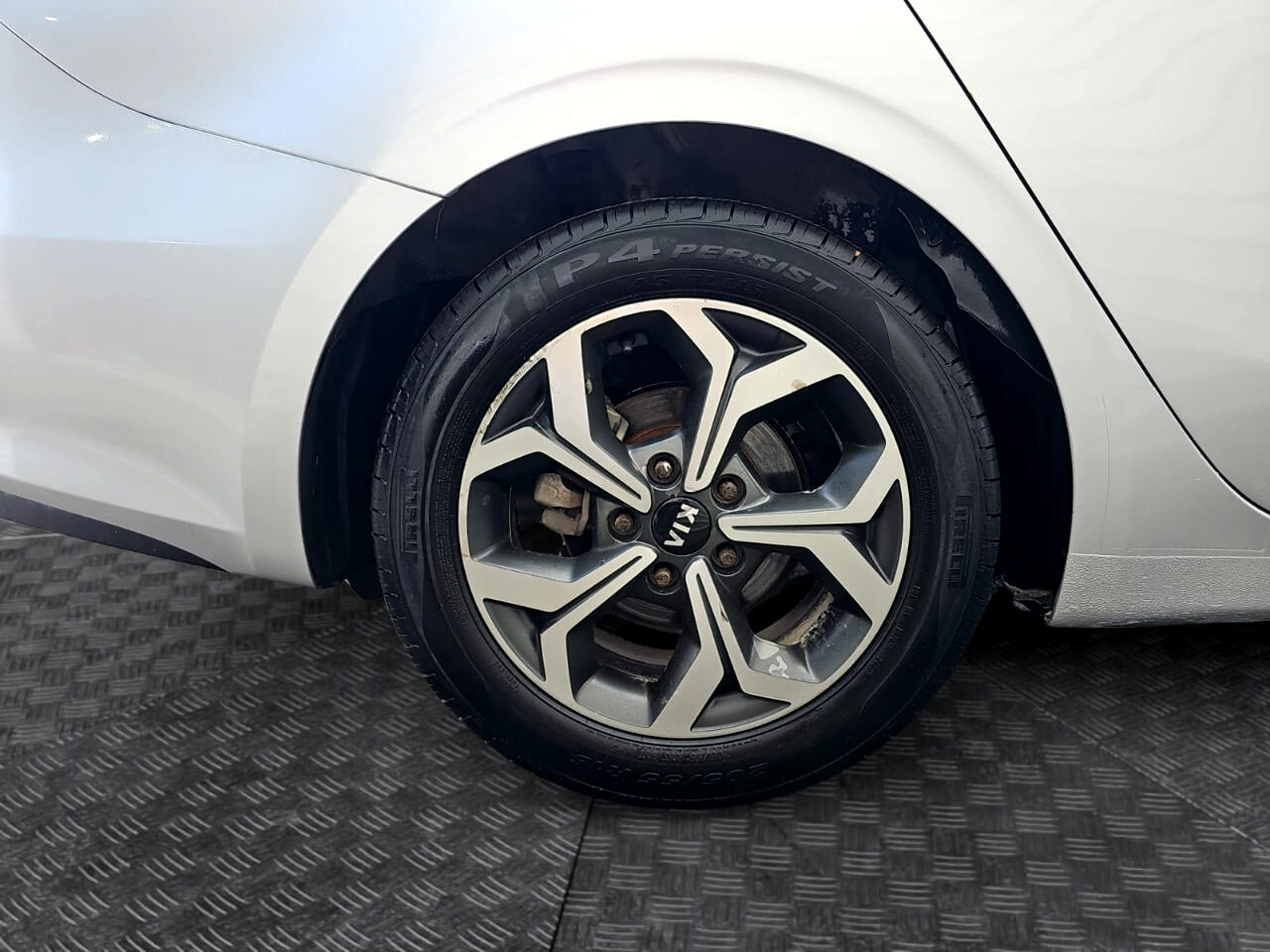 Vehicle image 15 of 36