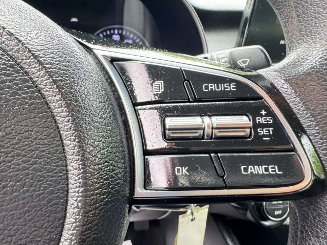 Vehicle image 24 of 32