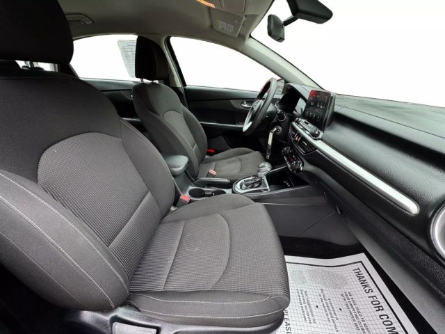 Vehicle image 17 of 32