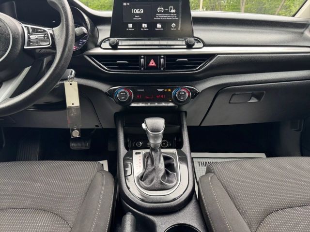 Vehicle image 15 of 32