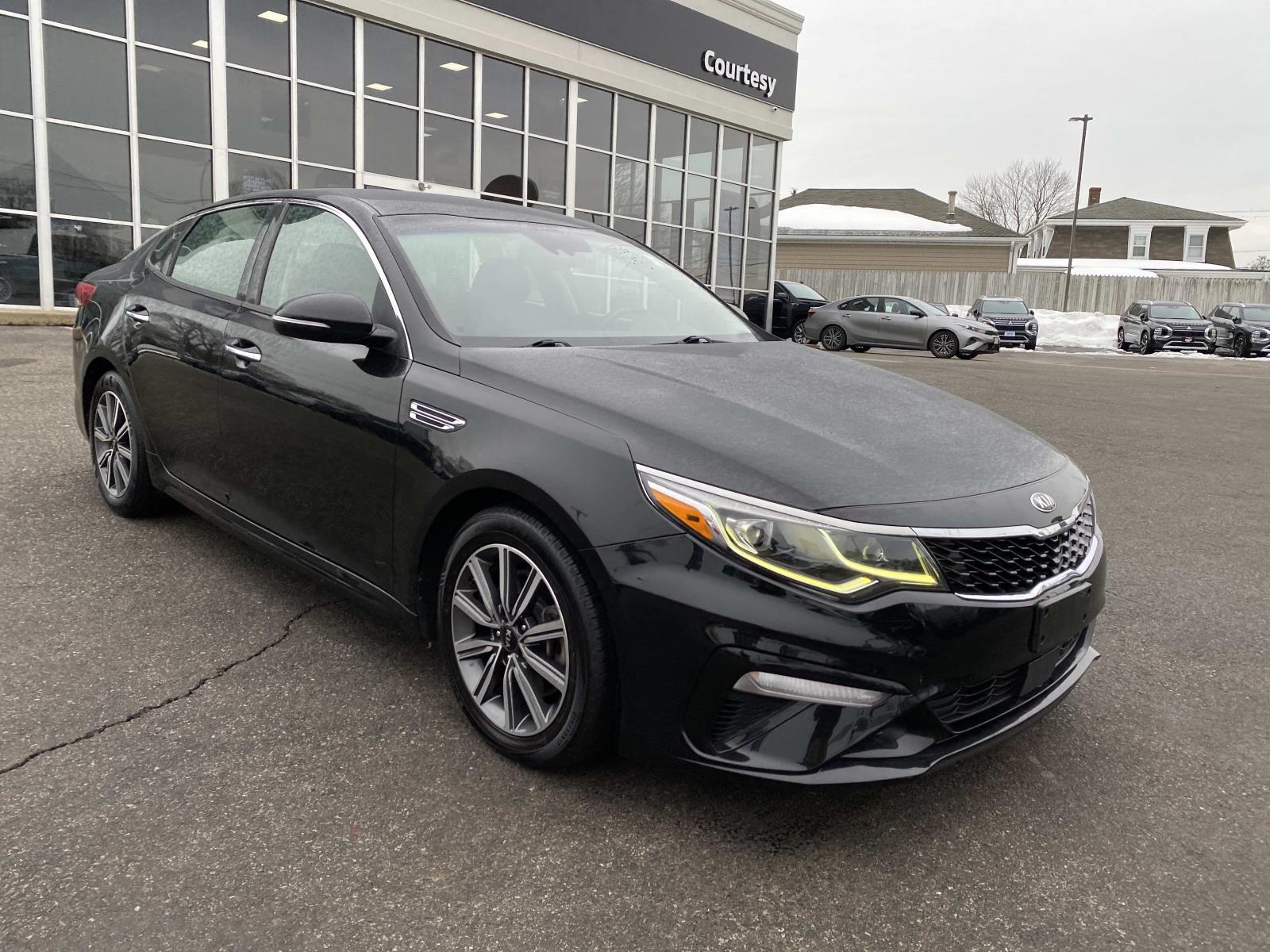 2019 Kia Optima EX Image 2 of 29