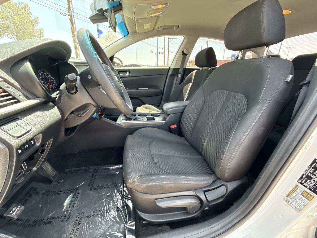 Vehicle image 11 of 23