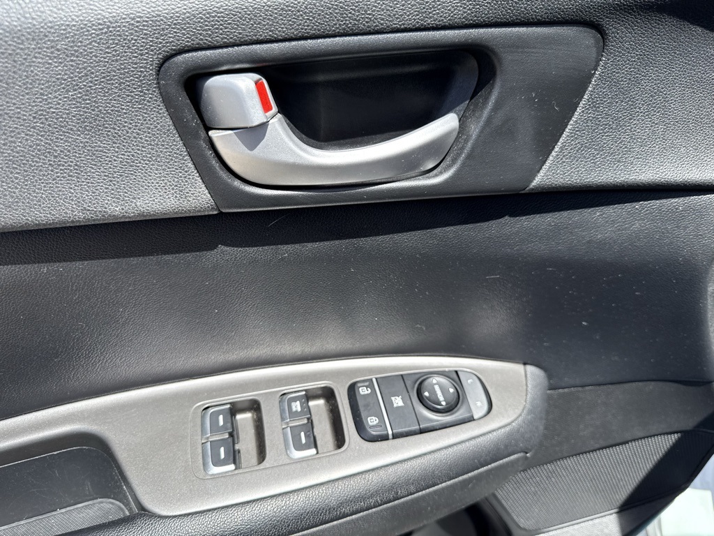 Vehicle image 10 of 23