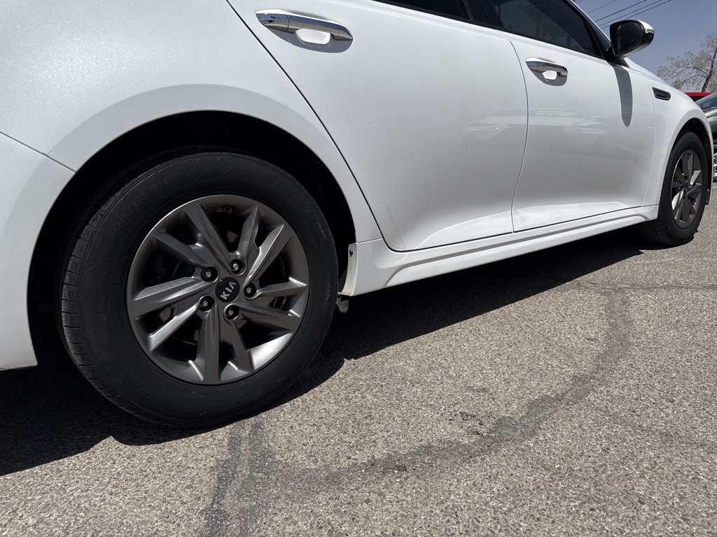 Vehicle image 9 of 23