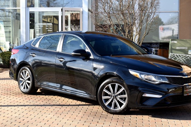 2019 Kia Optima LX Image 3 of 47