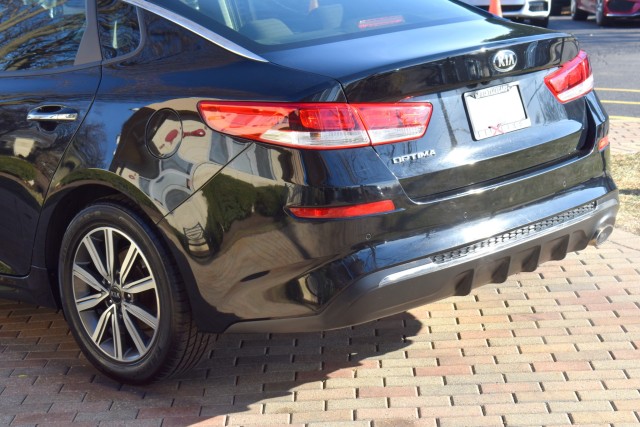 2019 Kia Optima LX Image 8 of 47