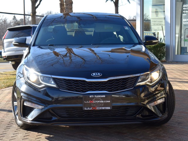 2019 Kia Optima LX Image 2 of 47