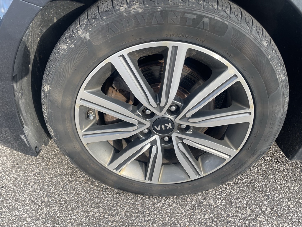 Vehicle image 6 of 14
