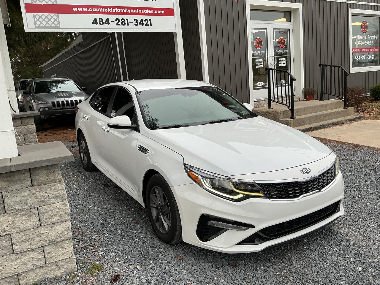 2019 Kia Optima LX Image 2 of 22