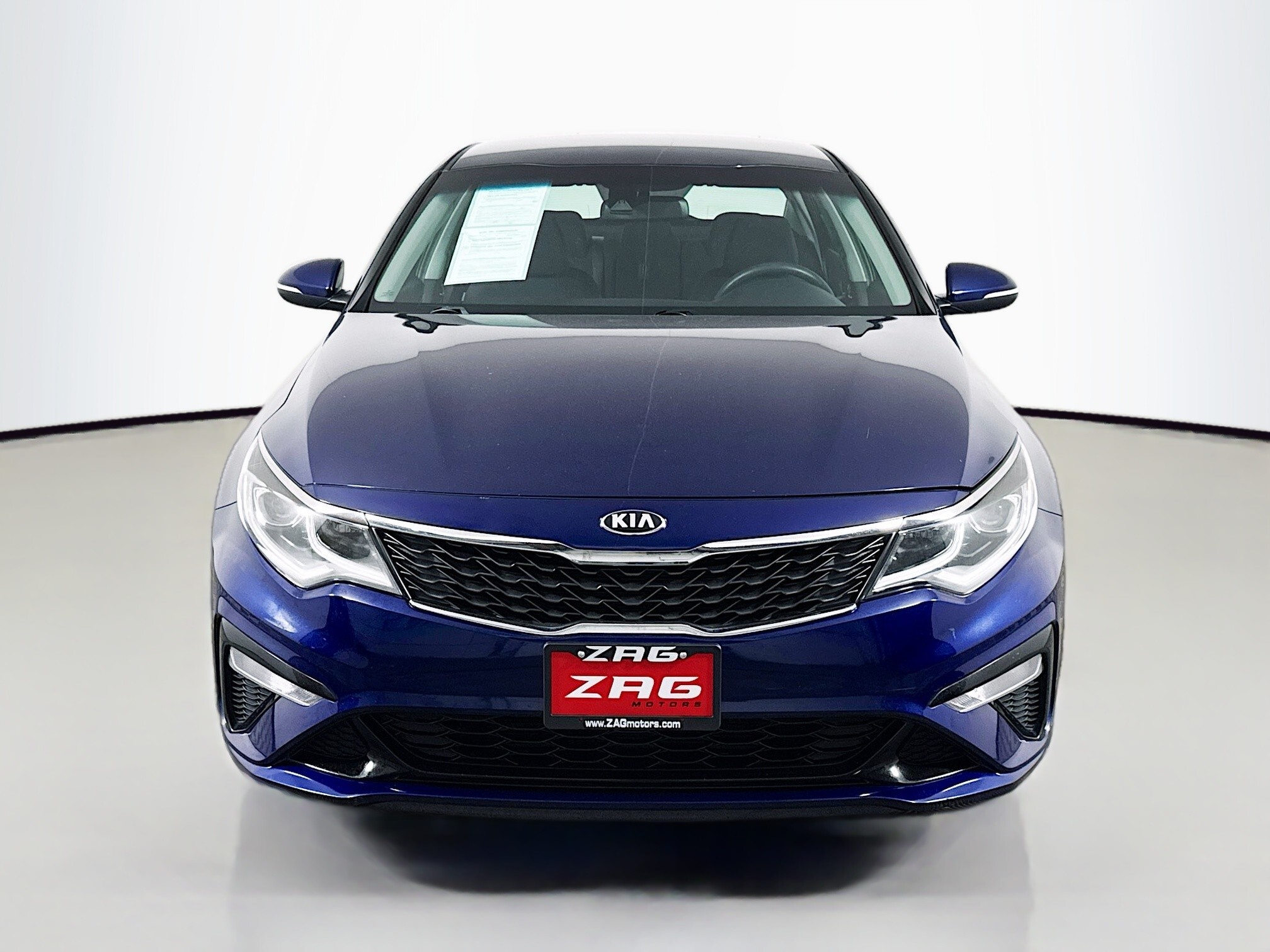 2019 Kia Optima LX Image 2 of 35