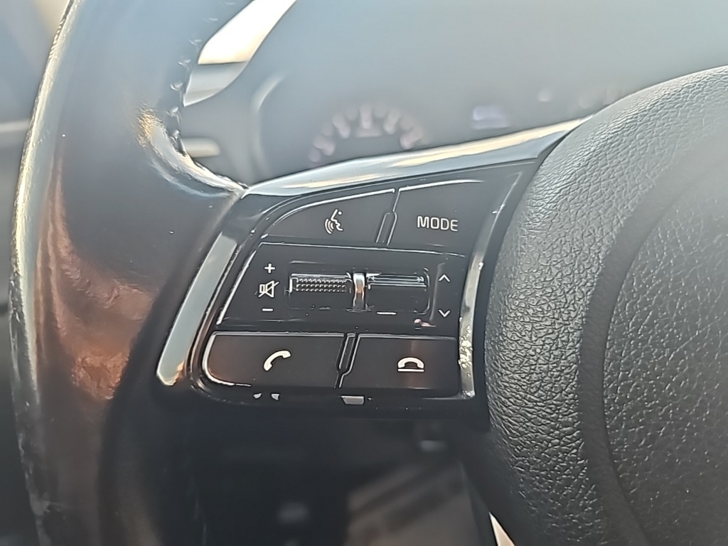Vehicle image 18 of 24
