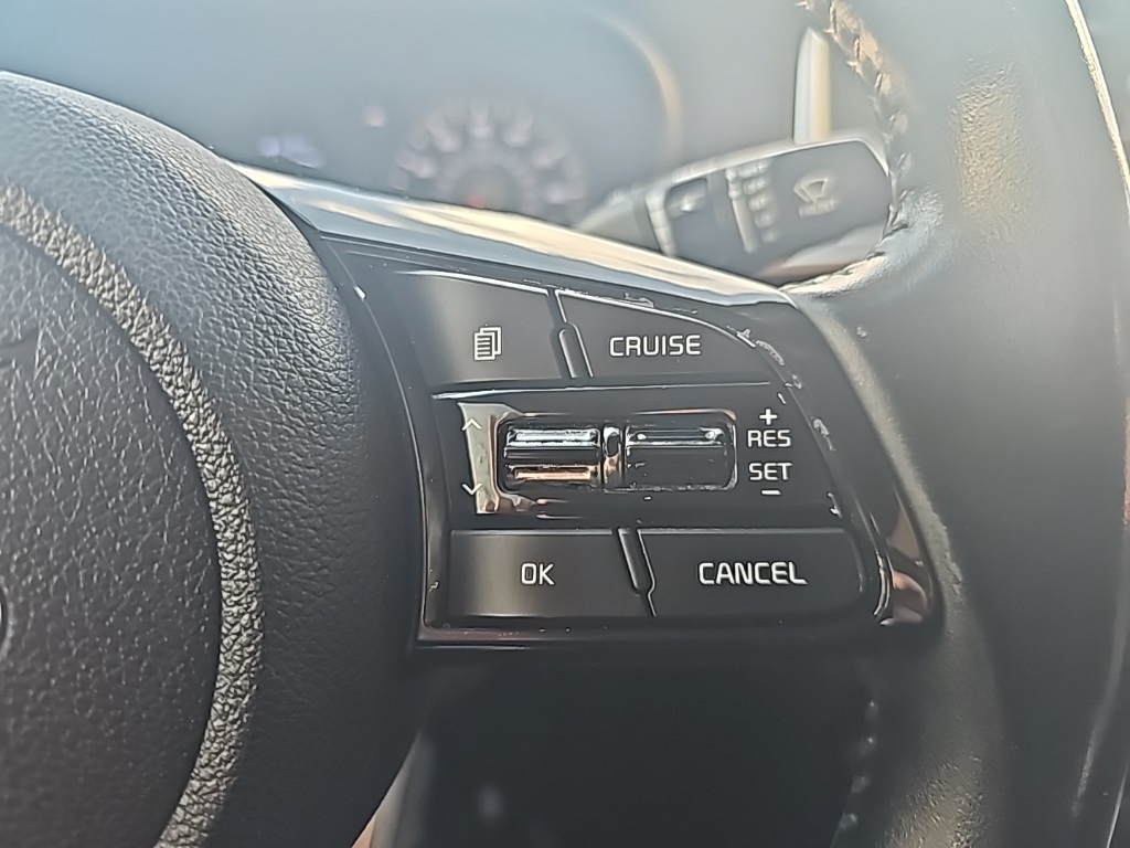 Vehicle image 19 of 24
