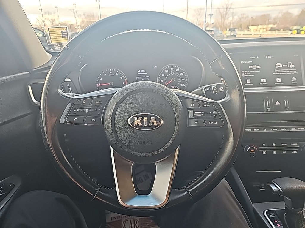 Vehicle image 17 of 24