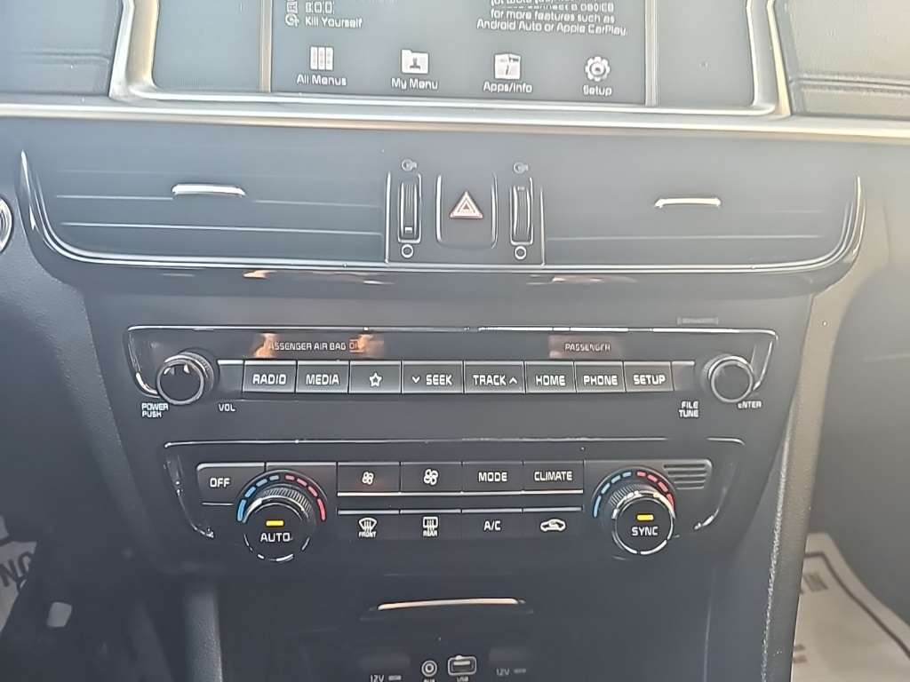 Vehicle image 22 of 24
