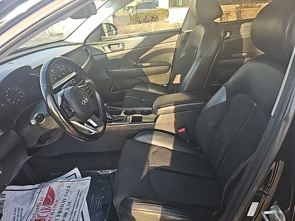 Vehicle image 16 of 24