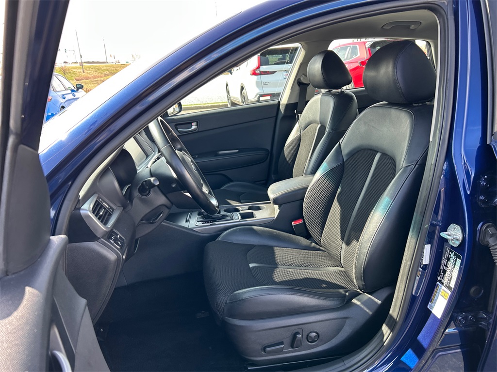 Vehicle image 16 of 35